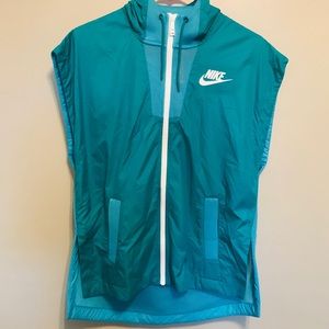 Nike Women’s Running zip up vest